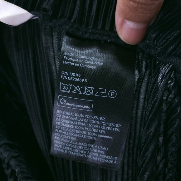 H & M Black Pleated Folds Satin Lightweight Relaxed Wide Leg Pants Size L - Picture 14 of 14